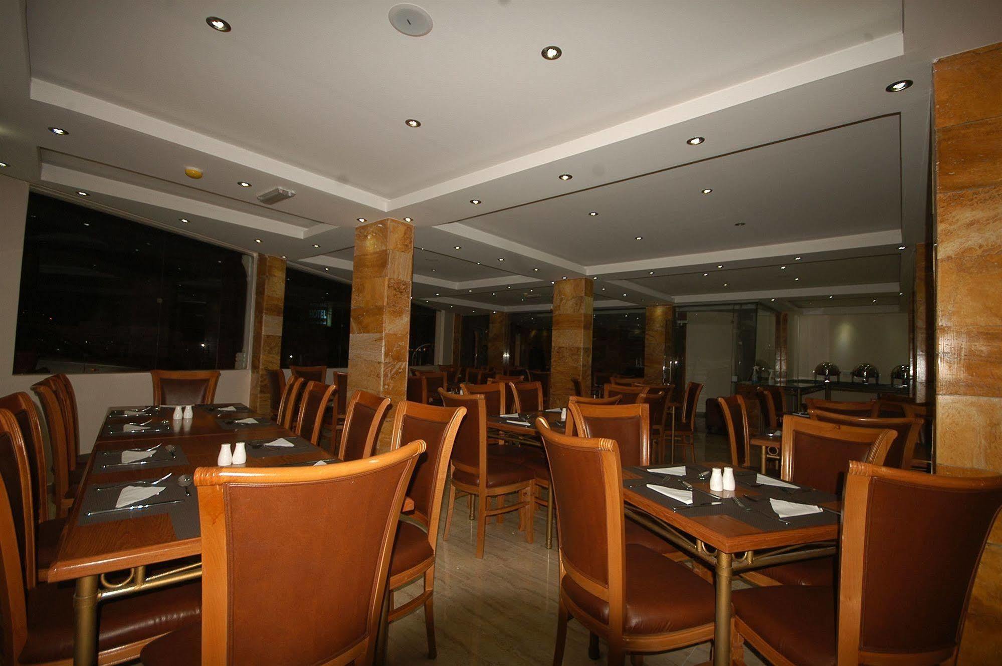 Sharah Mountains Hotel Wadi Musa Bagian luar foto
