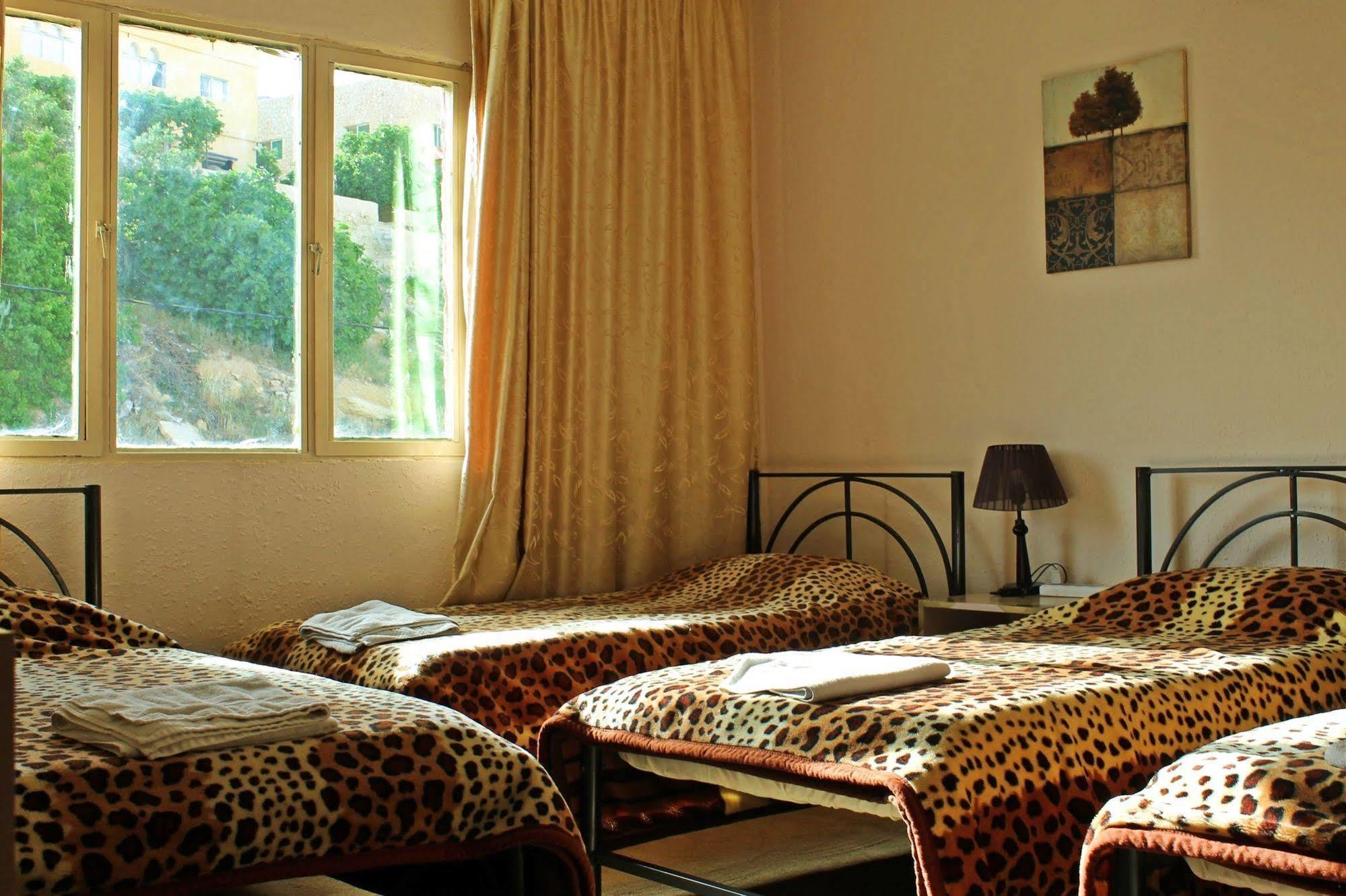 Sharah Mountains Hotel Wadi Musa Bagian luar foto