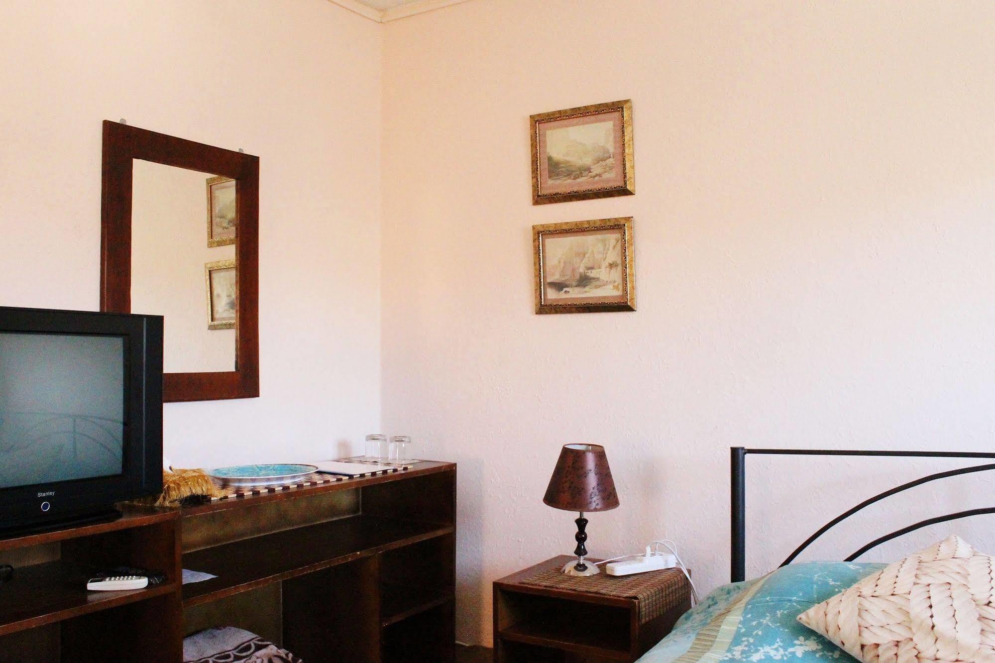 Sharah Mountains Hotel Wadi Musa Bagian luar foto
