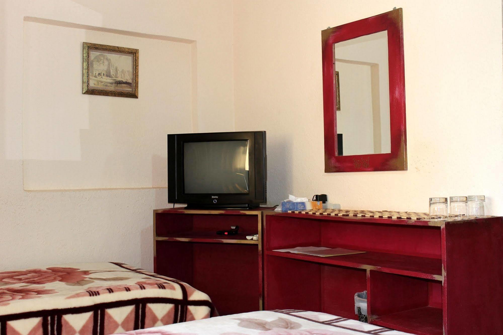 Sharah Mountains Hotel Wadi Musa Bagian luar foto